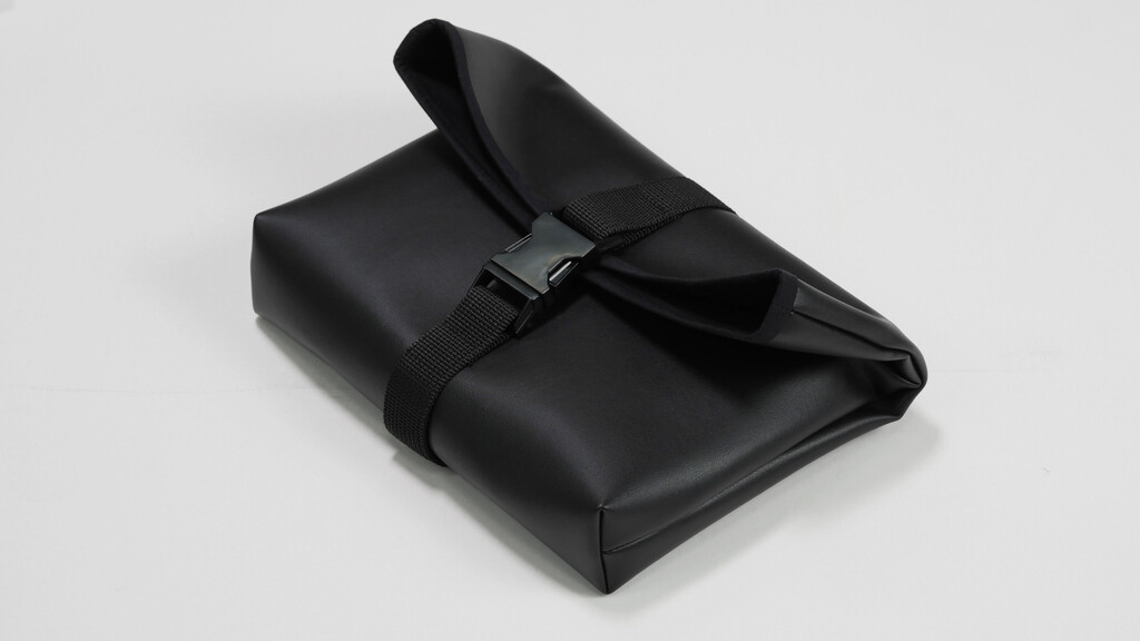 MNT Pocket Reform Sleeve - Closed Front
